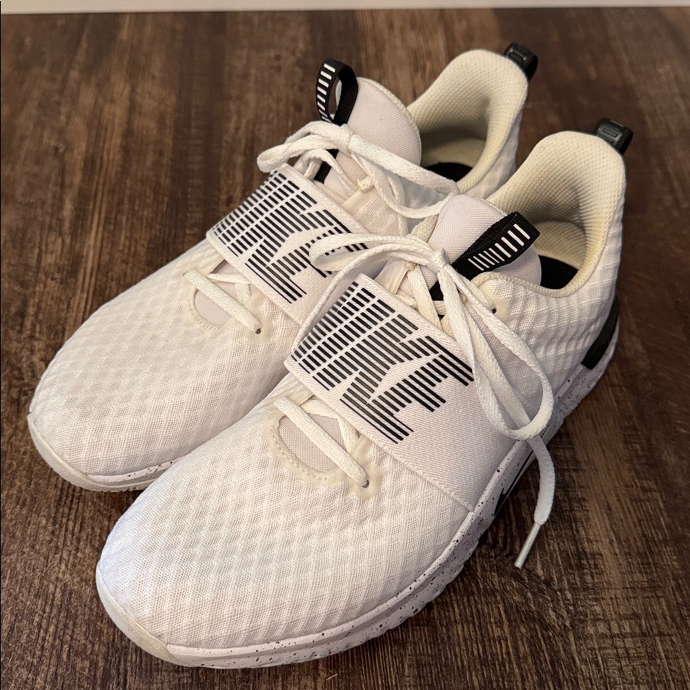 Nike TR9